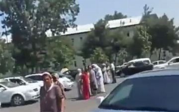 В Андижане десятки женщин наказаны из-за перекрытия дороги в знак протеста