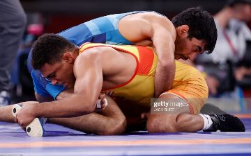 Борец Бекзод Абдурахманов вышел в четвертьфинал на Олимпиаде. С кем и когда будет следующий поединок?
