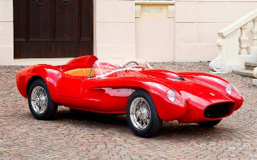 Классический автомобиль Ferrari из прошлого века превратили в электрокар