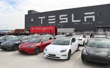 Потеря главных клиентов: продажи электрокаров Tesla в Китае стремительно падают