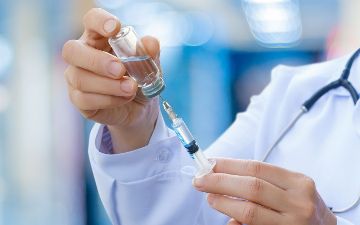 Регулятор США одобрил третью дозу вакцин Pfizer и Moderna для лиц с ослабленным иммунитетом