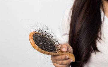 Медик рассказала, как восстановить волосы после коронавируса
