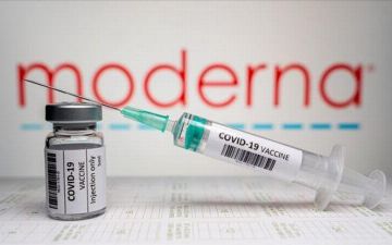 В США начались исследования негативного эффекта вакцины Moderna