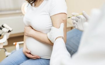 Вакцинация защищает беременных женщин от коронавируса 