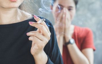 Почему рак может развиваться даже у некурящих людей?