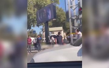 В Ташкенте неподалеку от торгового комплекса «Малика» произошла поножовщина: один человек погиб, еще один получил ранения - видео 