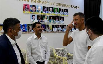 Ирматов и главный тренер сборной Узбекистана встретились с отечественной женской сборной&nbsp;