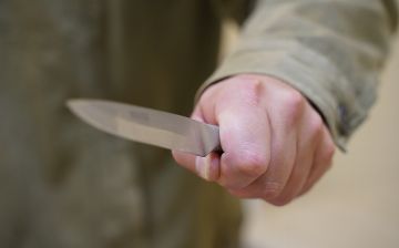 В Наманганской области 19-летний парень в порыве гнева ударил ножом сожителя своей матери
