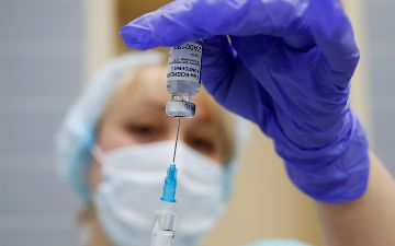 Вчера в Узбекистане было введено более 300 тысяч доз вакцины от «короны»
