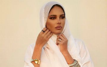 Модель Анастасия Решетова призналась, что приняла ислам - фото