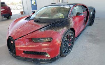 Какая боль: в сети продают сгоревший Bugatti Chiron