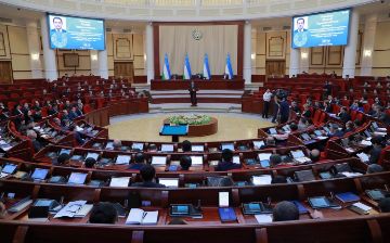 В Узбекистане официально ввели должность помощника депутата