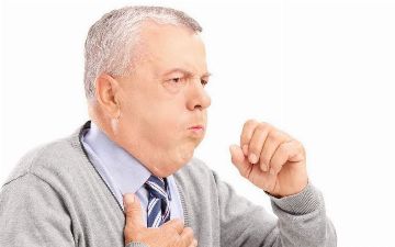 Известный врач рассказал, как инородное тело в ухе может вызывать кашель