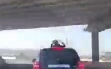В Самаркандской области «наказали» водителя и девушку, которая ехала, высунувшись из люка машины