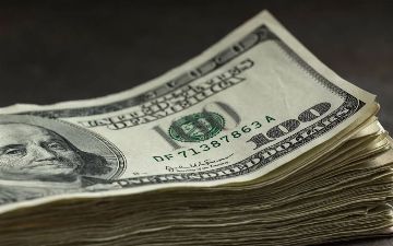 Впервые в Узбекистане курс доллара приблизился к 10800 сумов