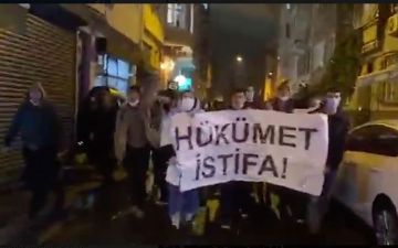 Стихийные акции протеста прошли в Турции после обвала курса лиры