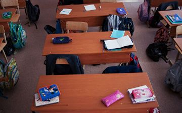 Порядка 42% учителей одной из школ в Карши были приняты на работу после дачи взятки директору
