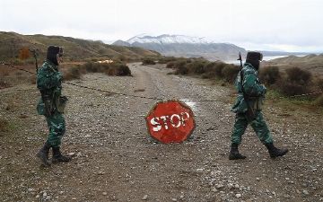 Армения и Азербайджан обменялись обвинениями в атаках на границе