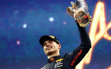 Макс Ферстаппен - лучший гонщик мира: неожиданной и захватывающей развязкой завершился сезон «Формулы-1» - видео