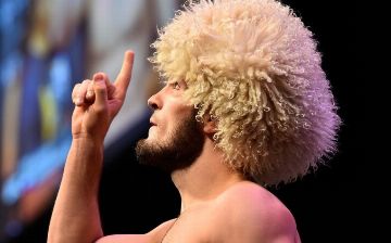 Чемпион UFC в легком весе Оливейра сравнил себя с Нурмагомедовым