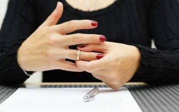 Выяснилось, в какие месяцы узбекистанцы разводятся чаще всего