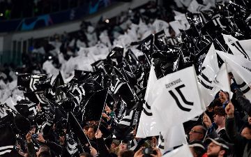 Болельщики «Юве» повесили баннер на трибунах с пожеланием смерти президенту клуба — фото