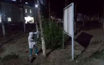 Кашкадарьинских медиков заставили убираться ночью — видео