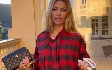 В знак протеста российские звезды начали разрезать свои сумки от Chanel – видео