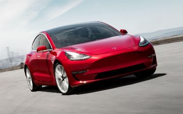 Tesla отзывает 127 тысяч электромобилей