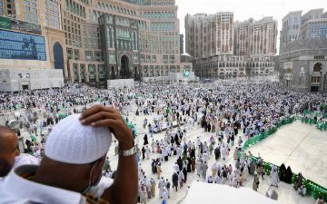 Саудовская Аравия разрешила совершить хадж миллиону паломников