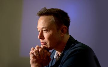 Глава компаний Tesla и Space X Илон Маск назвал себя бездомным