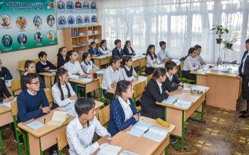 В Узбекистане ученики некоторых классов не будут сдавать переходные экзамены