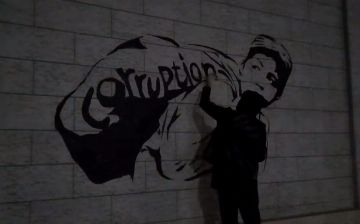 «Узбекский Бэнкси» нарисовал наболевшее граффити о последствиях коррупции&nbsp;— видео