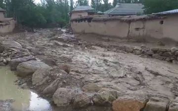 Сель размыл внутренние дороги в Кашкадарьинской области — видео