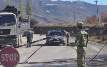 На востоке Таджикистана террористы напали на военную колонну: один погибший, более 10 раненных