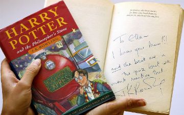 В Лондоне на аукционе продали книгу «Гарри Поттер» с опечатками и ошибками за $250 тысяч