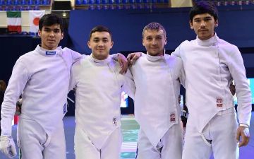 Узбекские фехтовальщики завоевали серебро на Чемпионате Азии