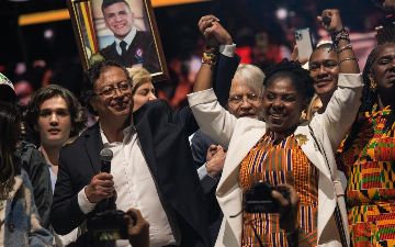 В Колумбии президентом избран бывший партизан 