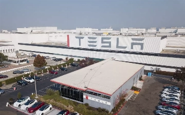 Tesla уволила практически всех сотрудников, работавших над автопилотом
