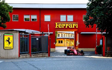 Ferrari показал новый снимок своего гиперкара 