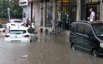 Istanbulda kuchli yomg'ir sabab transport harakatlari to'xtab qoldi