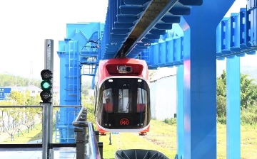 Китай испытал «летающий» поезд на магнитной подвеске — фото