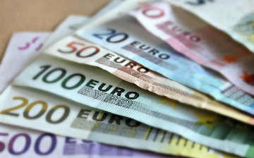 Курс евро упал ниже 11000 сумов