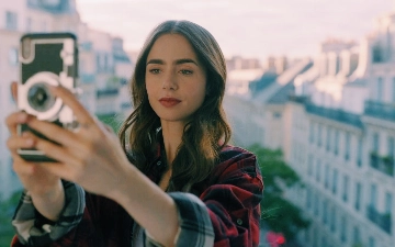 Появились новые кадры со съемок третьего сезона «Эмили в Париже» – фото