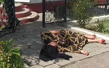 Qo'qon shahar YHXB bo'linmasida erkak "lezviya" yordamida o'z joniga qasd qilishga urindi — video