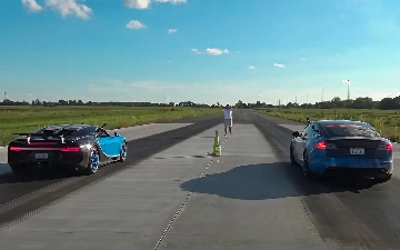 Bugatti Chiron и Tesla Model S Plaid столкнулись между собой в гонке
