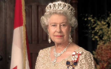 Мошенники, прикидываясь королевой Елизаветой, просят пользователей сети о помощи — фото