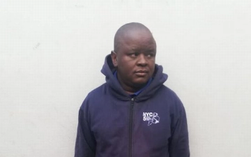В ЮАР семь лет разыскивался преступник, он попался, когда решил устроиться на работу в полицию