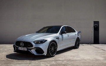 Mercedes официально презентовал AMG C63 S