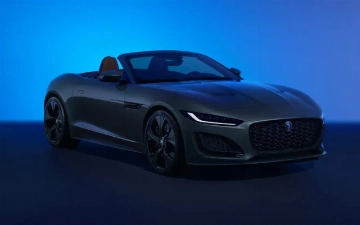 Jaguar презентовал юбилейный и прощальный F-Type
